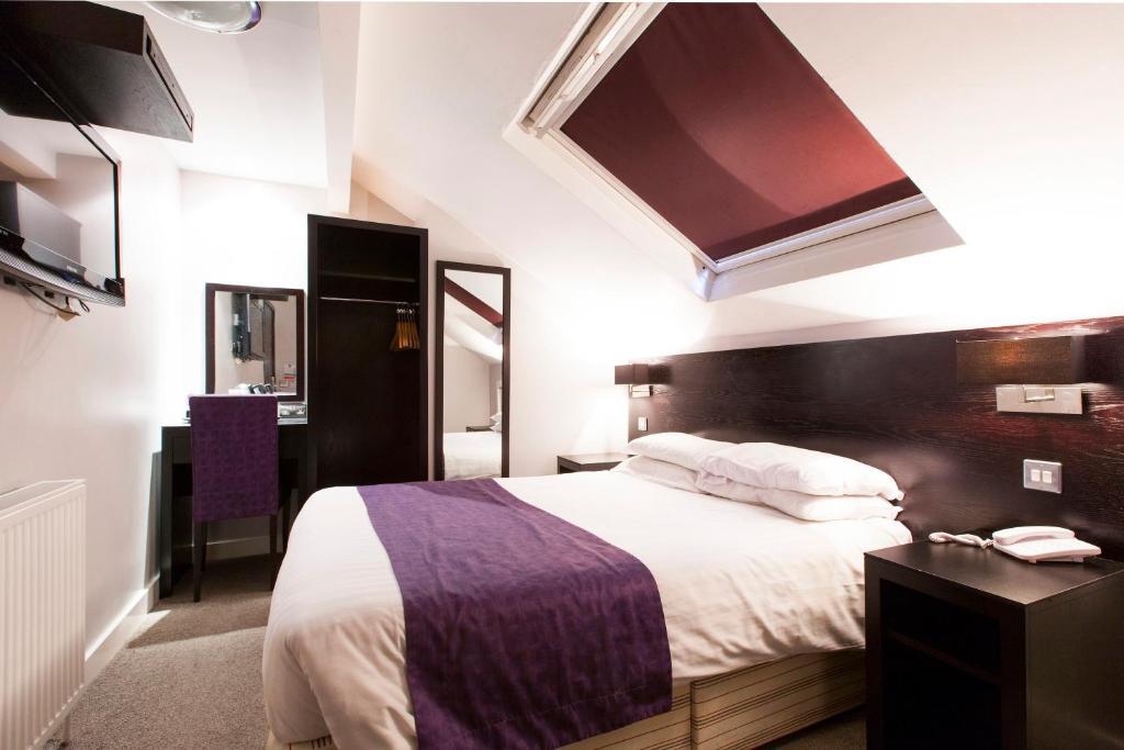 The Abbey 3*